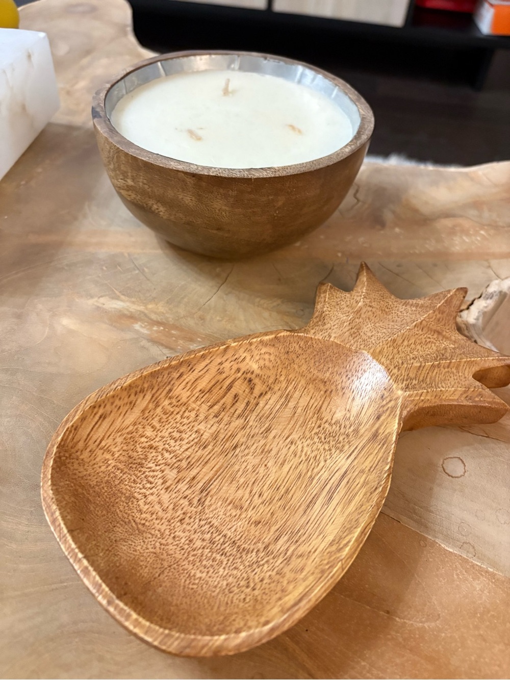 Brand new wooden candle sugared citrus scent and pineapple wood dish set